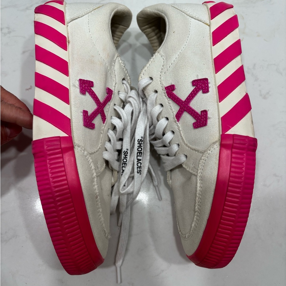 Off-White Sneakers